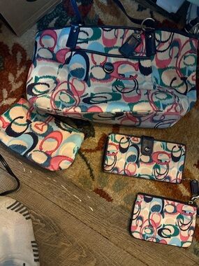 Coach Ikat Scribble Signature set wallet wristlet small bag